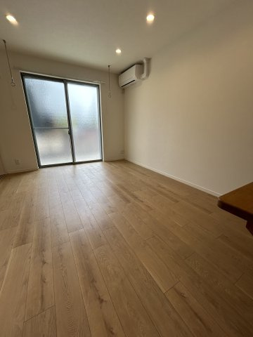 仲介手数料０円！LIBERA刈谷元町の居間・リビング