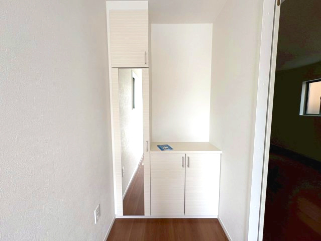 三木市緑が丘町本町１丁目　3号棟の玄関