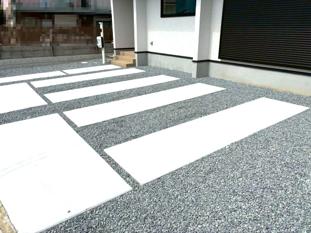 三木市緑が丘町本町１丁目　3号棟の庭