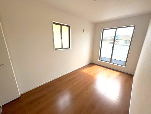 三木市緑が丘町本町１丁目　3号棟の洋室