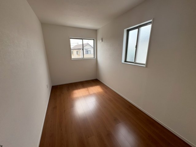 三木市緑が丘町本町１丁目　3号棟の洋室