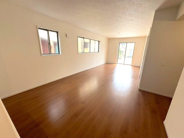 三木市緑が丘町本町１丁目　3号棟の居間・リビング