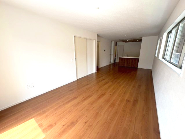 三木市緑が丘町本町１丁目　3号棟の居間・リビング