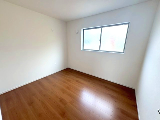 三木市緑が丘町本町１丁目　3号棟の洋室