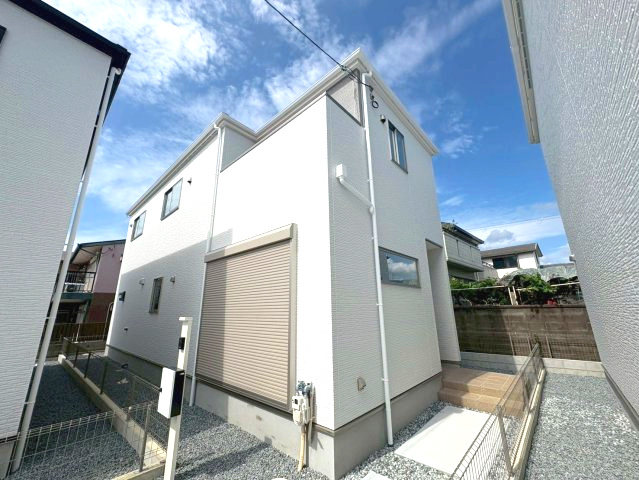 三木市緑が丘町本町１丁目　2号棟のエントランス