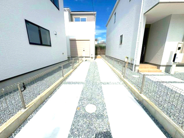 三木市緑が丘町本町１丁目　2号棟の駐車場