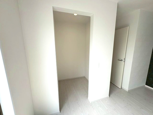 三木市緑が丘町本町１丁目　2号棟の収納