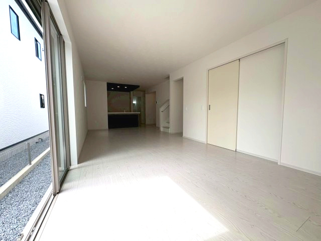 三木市緑が丘町本町１丁目　2号棟の居間・リビング