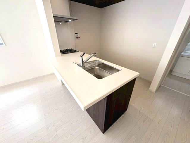 三木市緑が丘町本町１丁目　2号棟のキッチン