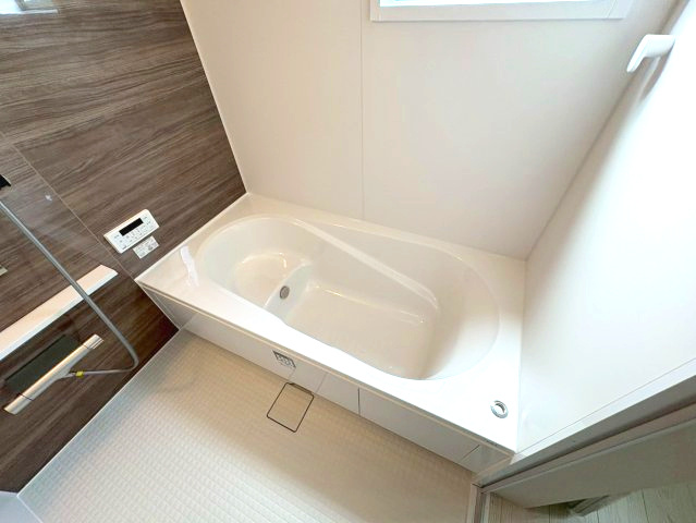 三木市緑が丘町本町１丁目　2号棟の浴室