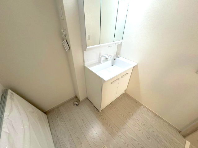 三木市緑が丘町本町１丁目　2号棟の独立洗面台