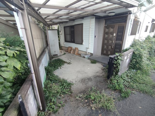岩槻原町貸家の駐車場|駐車場完備です