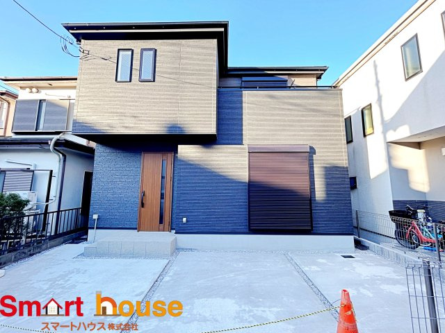 大和市福田　新築１棟！の外観|外壁が周囲の街並みと青空に生えるお洒落な仕上がり！周囲には高い建物のないエリア。青い空が大きく感じますね。