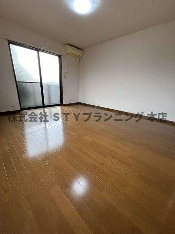 仲介手数料０円！アンプルール リーブル SoleadoⅡの居間・リビング