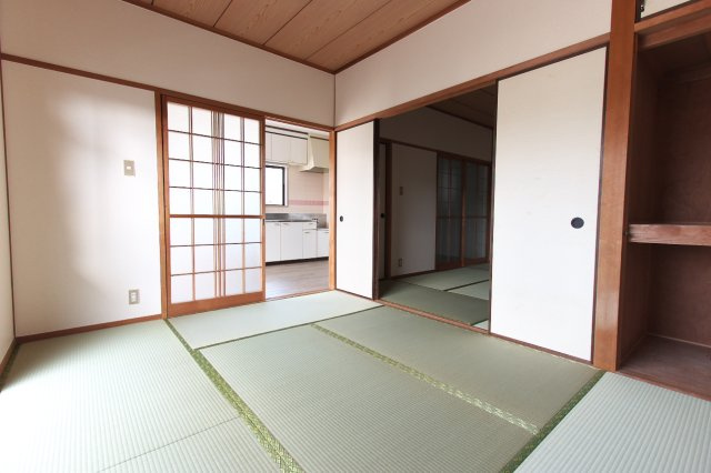 シャンテーヌの収納|ベランダ側6和