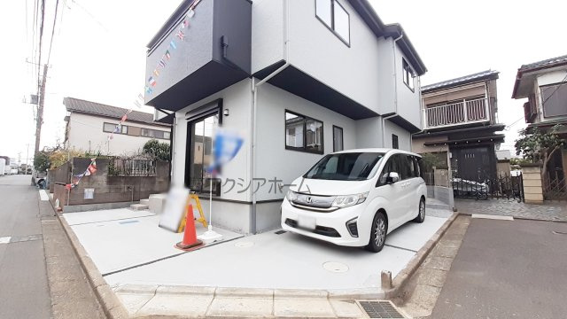 狭山市狭山台1丁目・全1棟　新築一戸建　～リビング階段～の駐車場|2台駐車可能です