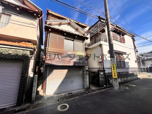 藤阪元町戸建　賃貸の外観|外観は落ち着いています