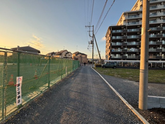 【前面道路含む現地写真】