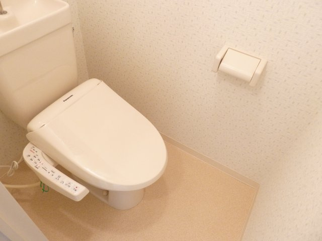 コーポ小倉のトイレ|※写真は別のお部屋の写真です