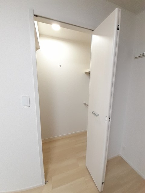 ソワ　レプスの収納|類似物件写真です