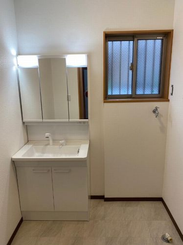 【独立洗面台】 | 平塚市大神4丁目　中古一戸建て | 平塚市大神4丁目　中古一戸建て