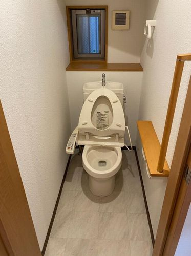 【トイレ】 | 平塚市大神4丁目　中古一戸建て | 平塚市大神4丁目　中古一戸建て