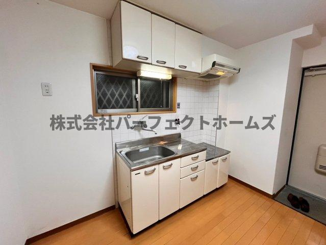 コートアルバⅡのキッチン|コンパクトなキッチンで掃除もラクラク