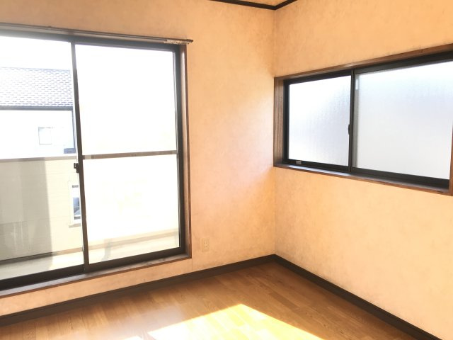 『北鴻巣駅』西口5分。元居酒屋の居抜き物件（店舗付住宅）の洋室