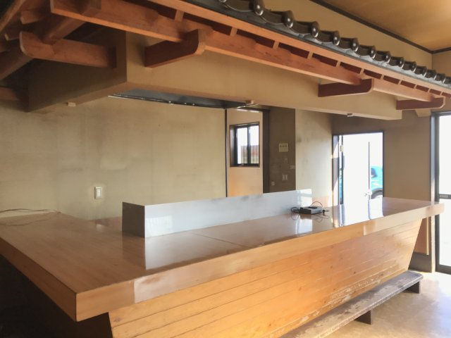 『北鴻巣駅』西口5分。元居酒屋の居抜き物件（店舗付住宅）のその他|店舗カウンター