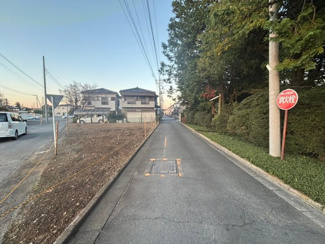 【前面道路含む現地写真】 | 日高市高萩　建築条件なし売地　「武蔵高萩駅」徒歩12分　敷地42坪　【高萩小学区】