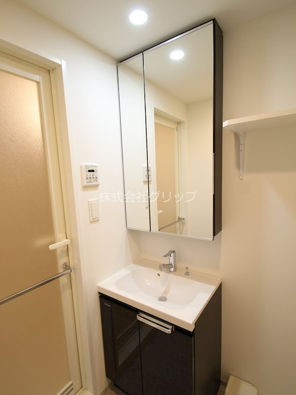 ジェノヴィア阪東橋スカイガーデンの独立洗面台