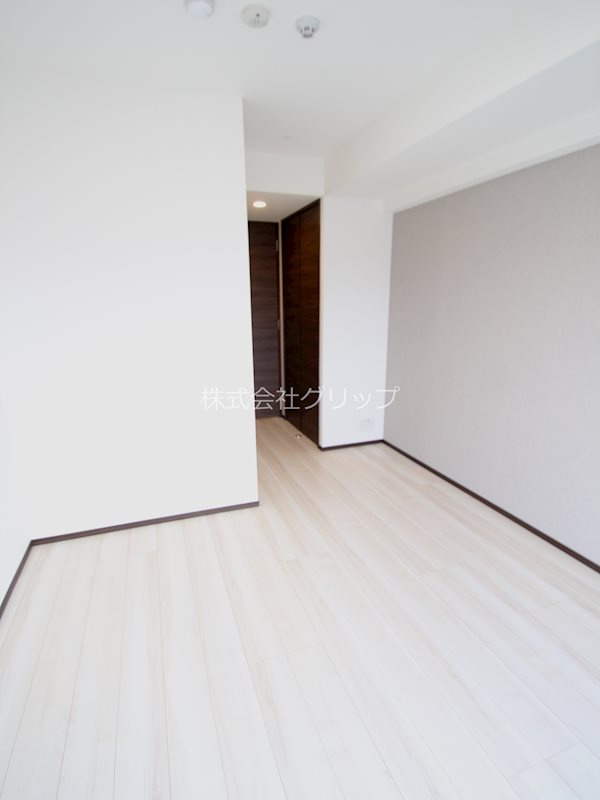 ジェノヴィア阪東橋スカイガーデンの洋室