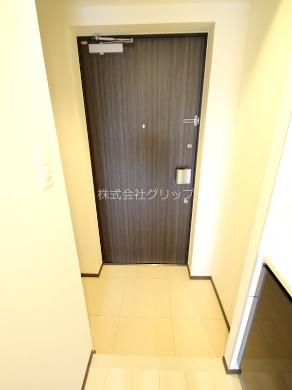 ジェノヴィア阪東橋スカイガーデンの玄関