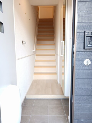 【玄関】 | ウィンディ岩倉