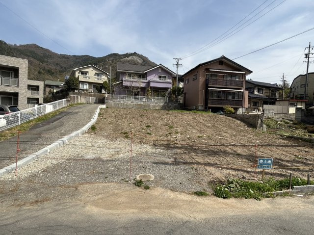 土地　長野市新諏訪一丁目の外観