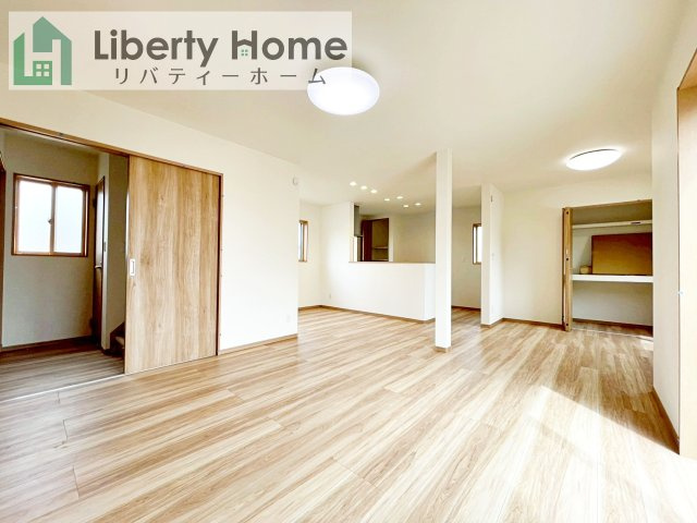 土浦市荒川沖西第1期　2号棟　新築戸建の居間・リビング