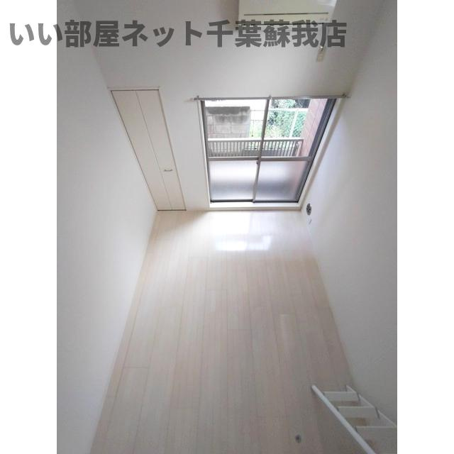 コンフォートヴィラ・寒川の居間・リビング|こちらのリビングで趣味の時間をお楽しみください