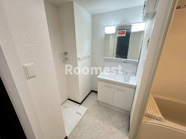 ディグリスＥ　の洗面所|明るい洗面所です