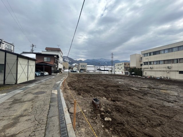 土地　中野市中央一丁目の外観