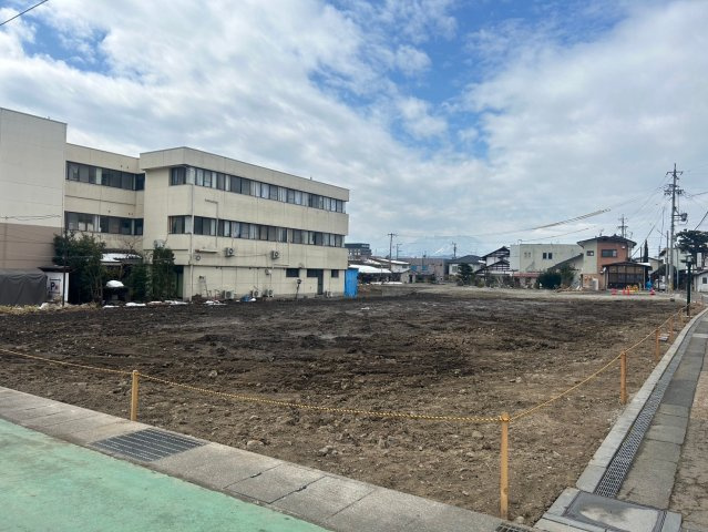 土地　中野市中央一丁目の外観