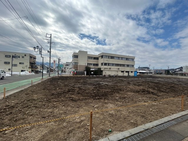 土地　中野市中央一丁目の外観