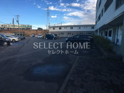  | クリスタルウッズ