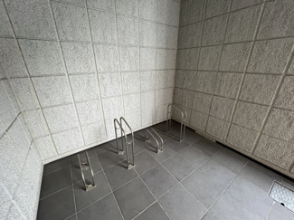 【その他共用部分】 | 駐輪場は屋根つき。大切な自転車を守れます（１台/世帯 無料です）