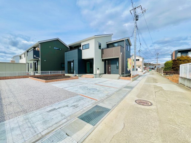 吉井町本郷の前面道路含む現地写真|車の通りも少なく駐車も楽々♪