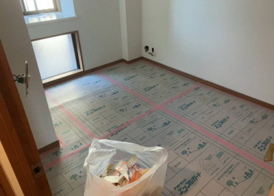 【洋室】 | グリーンビレッジひばりが丘 | 洋室のメリットは重い家具が置きやすく、身の回りが整理しやすいことです。 床がフローリングのため畳とは異なり凹みにくいです。 クローゼットなど収納が豊富で、普段使わない旅行カバンや服の整頓も簡単にです。