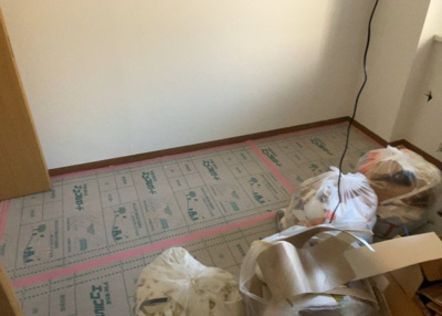 【寝室】 | グリーンビレッジひばりが丘 | 寝室でゆっくりと過ごすためにはベッド周りの適度な空間を担保することや窓の位置、照明の明るさ、寝室の広さなどを考える必要があります。自身や家族の構成とライフスタイルに併せて寝室にする部屋を選びましょう！