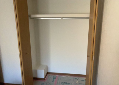 【収納】 | グリーンビレッジひばりが丘 | デザイン性を重視しすぎて収納が少なかった！なんてことにならないため、事前に現地で収納の数を確認しておくことをお勧めします。クローゼット以外にも床下収納や屋根裏収納、パントリーなどもチェックしましょう。