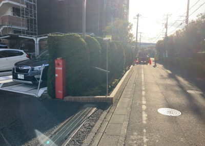 【中庭】 | グリーンビレッジひばりが丘 | 中庭（パティオ）とは、一つの建築物の内部に設けられた、壁などで囲われている庭のことを指します。コの字型、ロの字型が主流ですが、L字型の中庭もあります。最近では、インテリア性の高さからも人気があります。