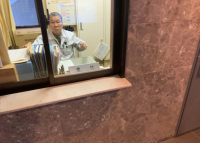 【受付】 | グリーンビレッジひばりが丘 | 受付はマンションコンシェルジュがいる場合もあれば、管理人が滞在する小部屋を総称して呼ぶことがあります。主にエントランスに設置されていることから、防犯面でも期待ができます。防犯設備がない場合はより安心！