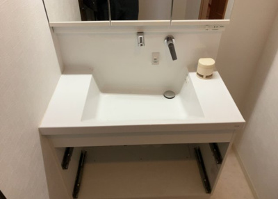 【独立洗面台】 | グリーンビレッジひばりが丘 | 洗面化粧台では顔を洗ったり、身だしなみを整えることが本来の使い方ですが、用途によっては洗面化粧台に求められる機能が違ってくるため、ご自身や家族のライフスタイルに合ったものを選ぶことをおすすめ致します。